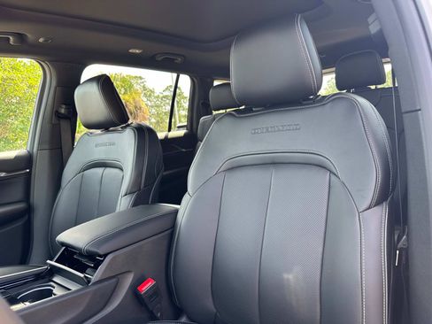 New 2025 Jeep Grand Cherokee L Overland w/ Trailer Tow Package image 23