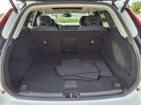 Certified 2024 Volvo XC60 B5 Plus AWD/4WD image 10