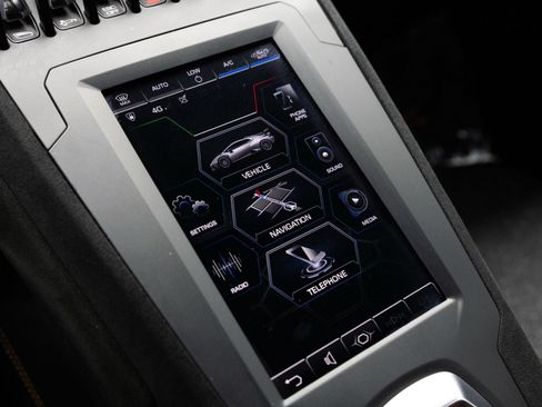 Used 2022 Lamborghini Huracan STO RWD image 32