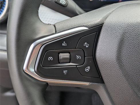 Used 2025 Chevrolet Trax LT w/ Driver Confidence Package FWD image 20