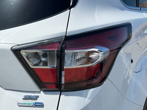 Used 2017 Ford Escape SE image 18