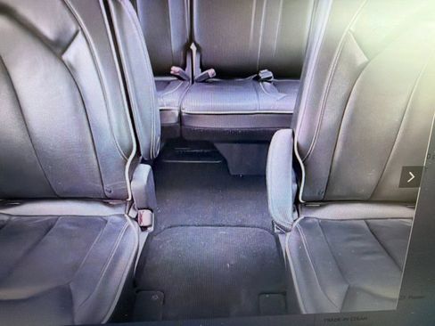 Used 2023 Chrysler Pacifica Limited FWD image 11