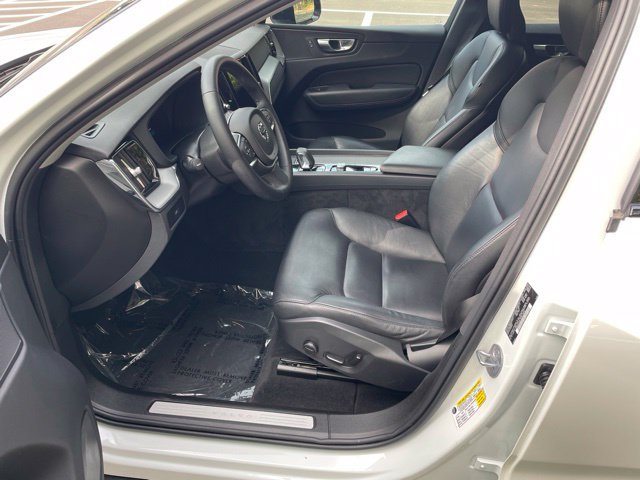 Certified 2024 Volvo XC60 B5 Core w/ Climate Package AWD/4WD image 10