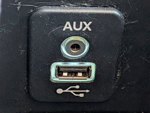 Used 2015 Dodge Journey SXT w/ Flexible Seating Group image 17