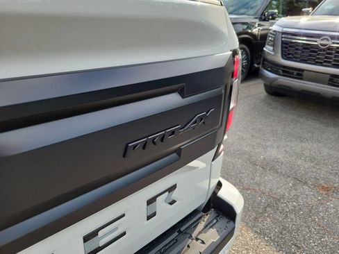 New 2026 Nissan Frontier 4x4 Crew Cab image 5