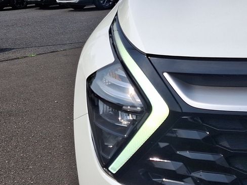 Used 2023 Kia Sportage EX w/ EX Premium Package image 9