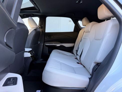 Certified 2024 Lexus RX 350 Premium w/ Accessory Package (Z1) image 19