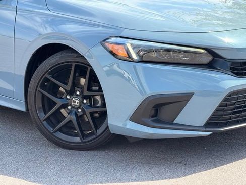 Used 2022 Honda Civic Sport image 2