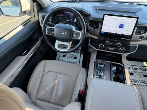 Used 2024 Ford Expedition Max Limited image 16