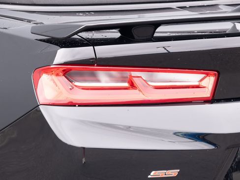 Used 2016 Chevrolet Camaro SS RWD image 23