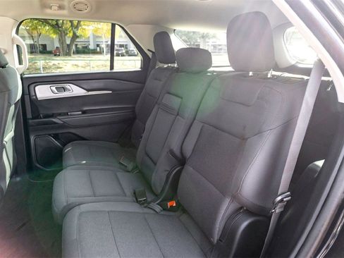 Used 2025 Ford Explorer Active image 27