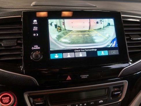 Used 2020 Honda Pilot Touring image 36