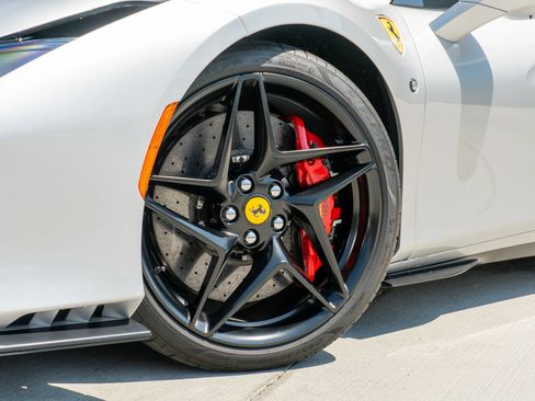 Used 2022 Ferrari F8 Tributo RWD image 24