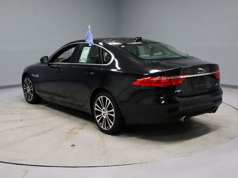 Used 2020 Jaguar XF Prestige image 8