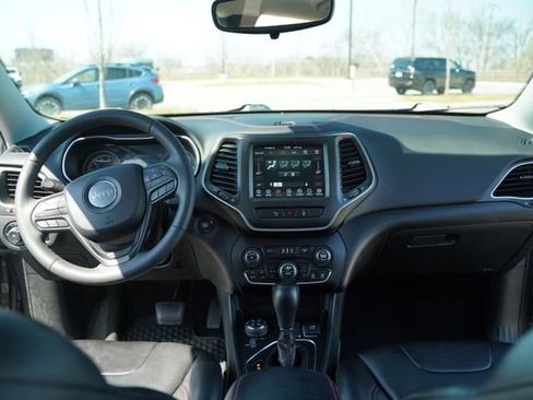 Used 2021 Jeep Cherokee Trailhawk AWD/4WD image 26