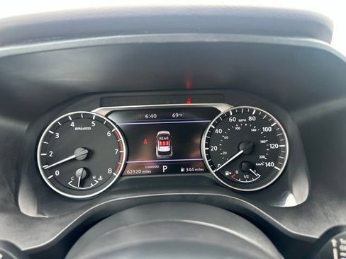 Used 2023 Nissan Rogue S FWD image 38