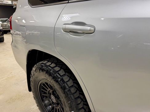 Used 2016 Toyota Land Cruiser image 19