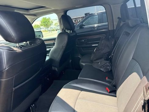 Used 2017 RAM 1500 Laramie w/ Convenience Group AWD/4WD image 10