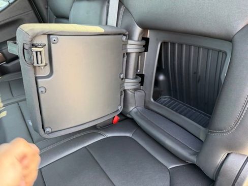 Used 2020 Chevrolet Silverado 1500 LT Trail Boss w/ Midnight Edition image 23