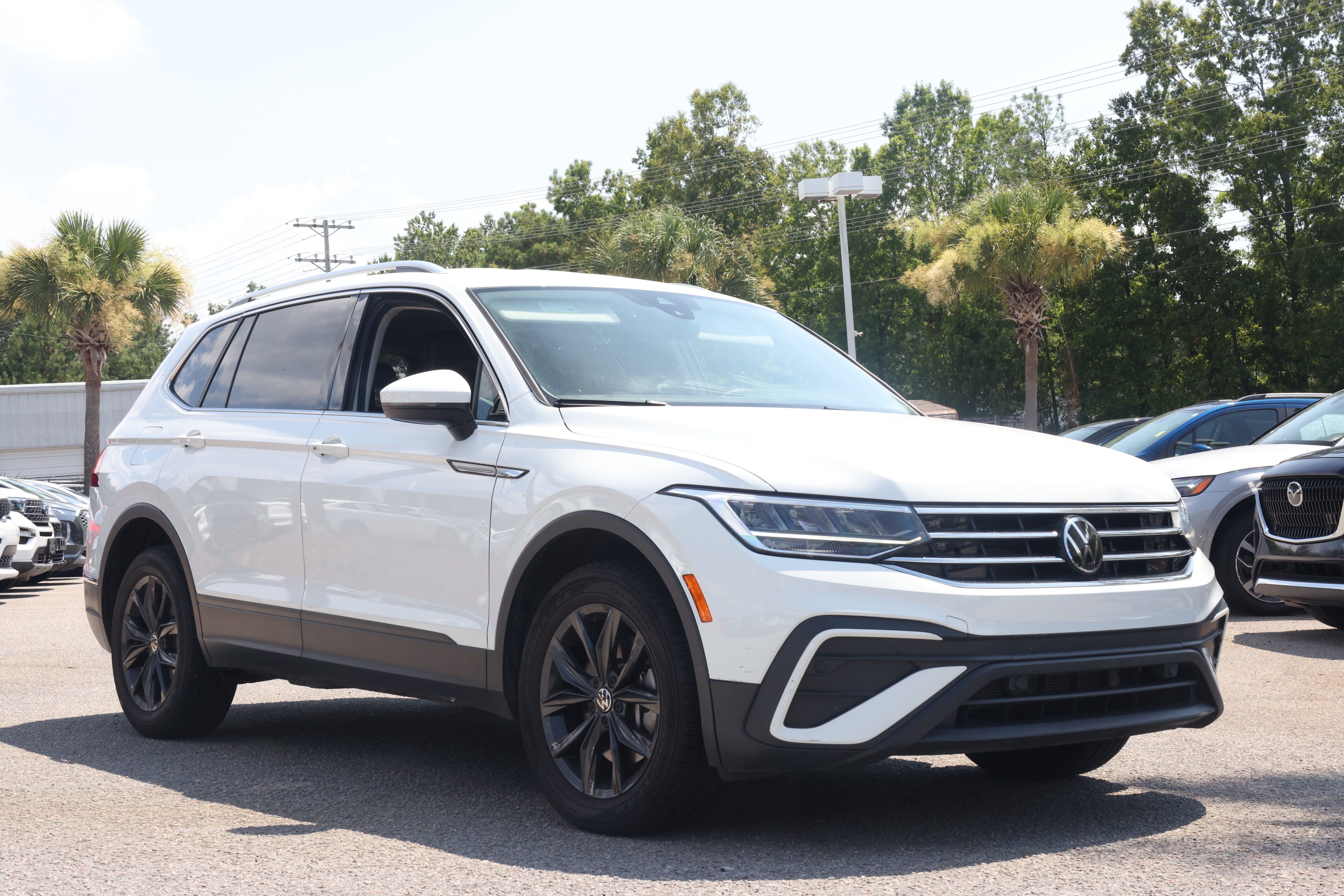 Used 2024 Volkswagen Tiguan SE AWD/4WD image 7