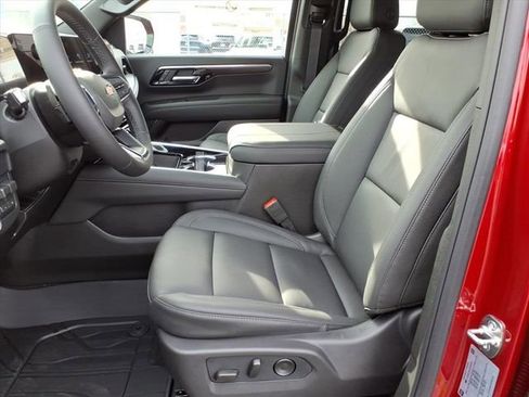 New 2026 Chevrolet Suburban LT w/ Comfort Package image 6