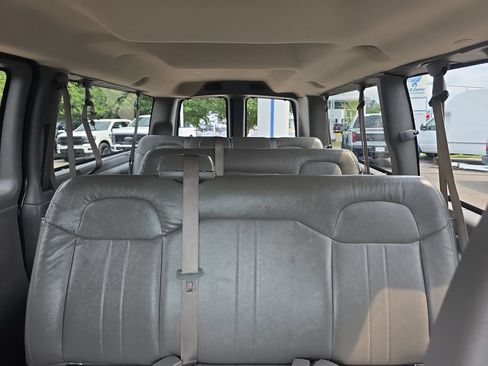 Used 2015 Chevrolet Express 3500 LS RWD image 39