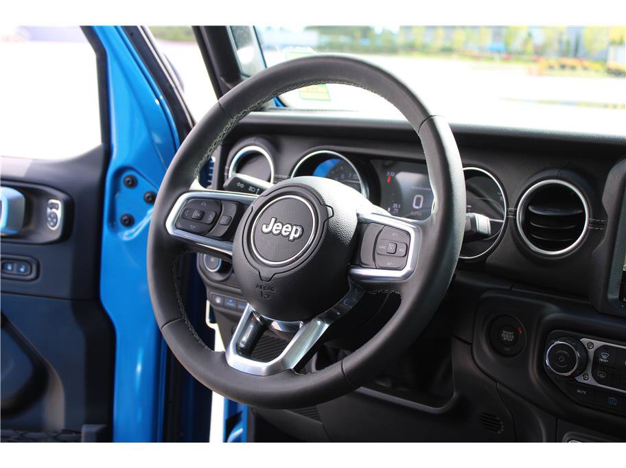 Used 2023 Jeep Wrangler Unlimited Sahara w/ Cold Weather Group AWD/4WD image 14