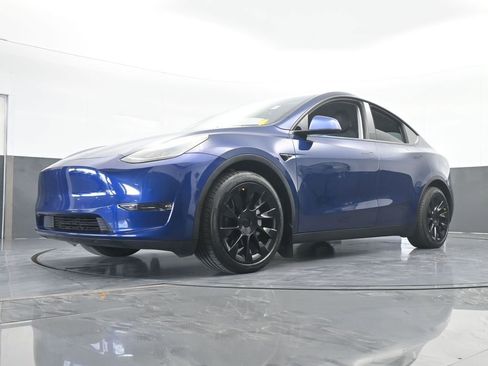 Used 2021 Tesla Model Y Long Range image 57