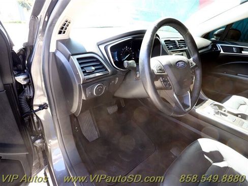 Used 2018 Ford Fusion Energi SE image 13