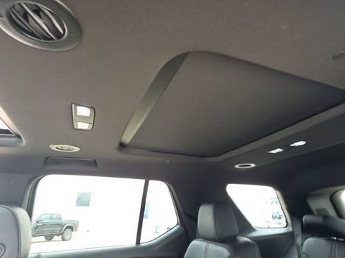 Used 2023 Chevrolet Traverse RS AWD/4WD image 13