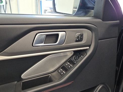Used 2025 Ford Explorer ST AWD/4WD image 22