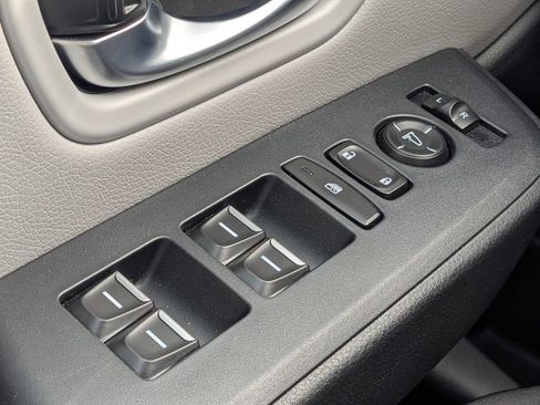 Used 2025 Honda Pilot EX-L image 26