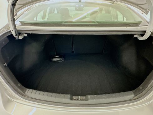 Used 2017 Hyundai Elantra SE FWD image 29