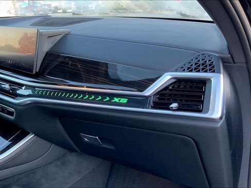 Used 2025 BMW X5 xDrive50e image 18