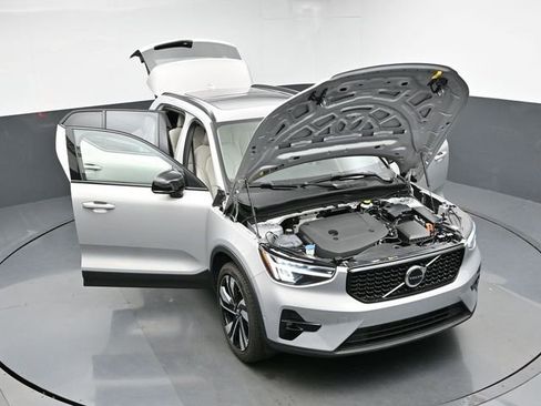 Used 2024 Volvo XC40 B5 Plus w/ Protection Package Premier image 48