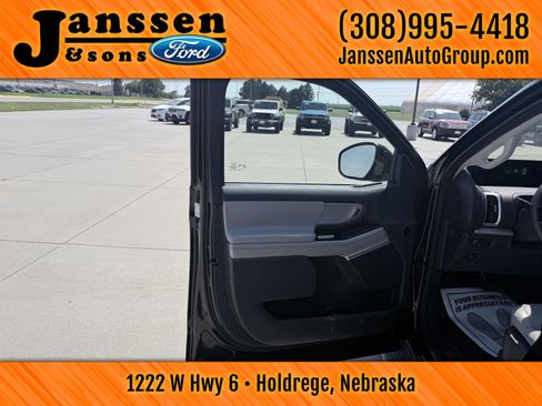 Used 2025 Ford Expedition Max Active AWD/4WD image 9