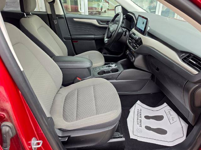 Certified 2022 Ford Escape SE w/ Cold Weather Package AWD/4WD image 18