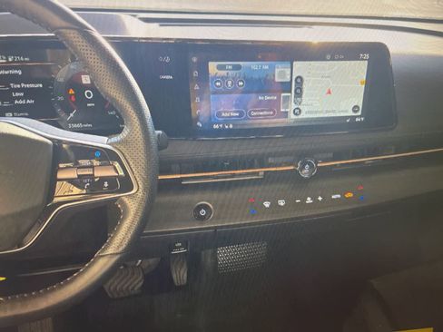 Used 2023 Nissan Ariya ENGAGE image 6