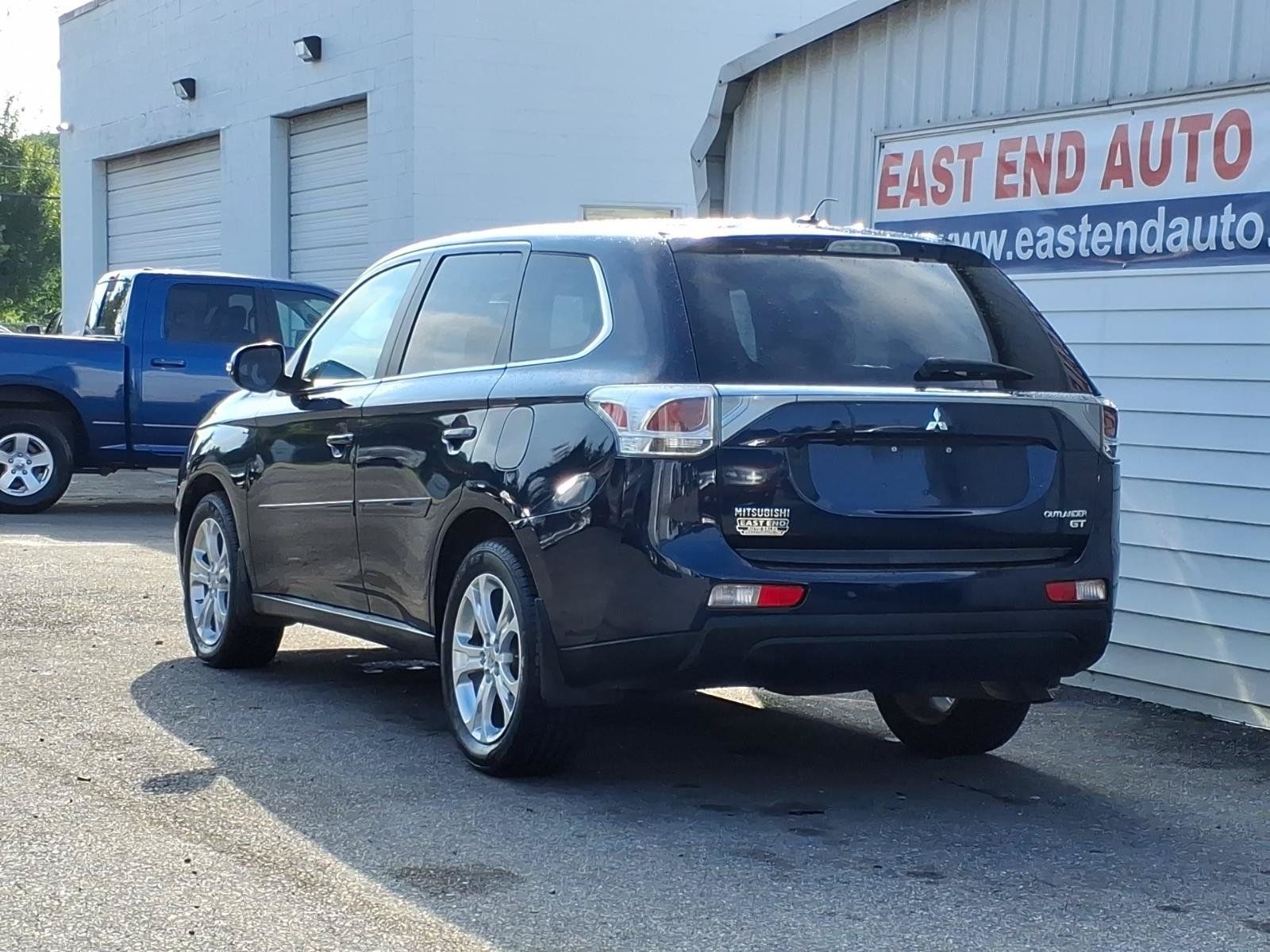 Used 2014 Mitsubishi Outlander GT AWD/4WD image 3
