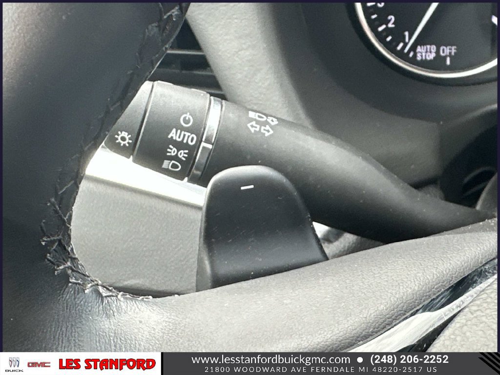 Used 2023 Buick Enclave Avenir AWD/4WD image 27