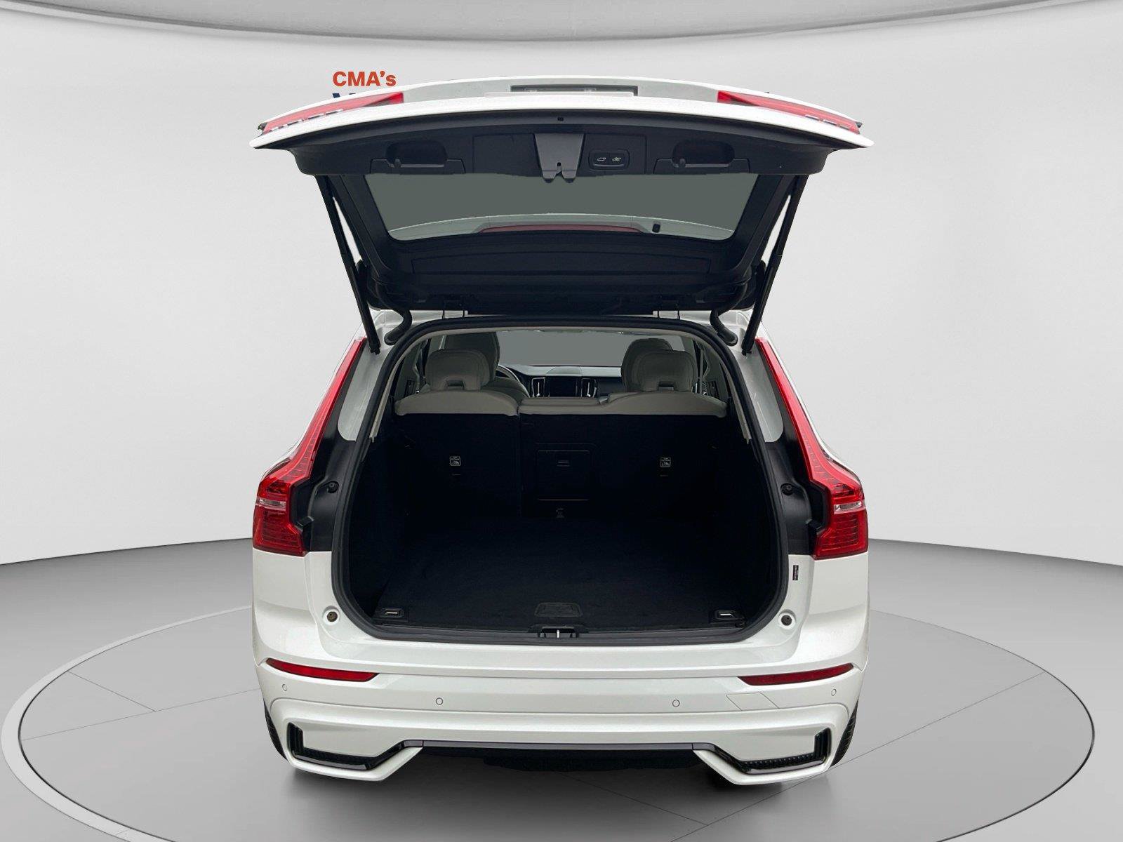 Certified 2025 Volvo XC60 B5 Core AWD/4WD image 11