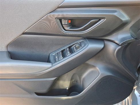 Used 2025 Subaru Crosstrek 2.0i Premium image 12