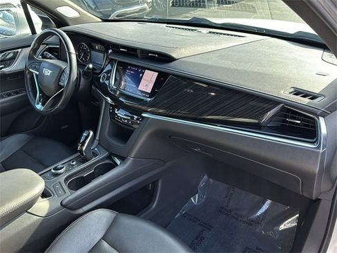 Used 2020 Cadillac XT6 Premium Luxury image 29