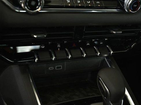 New 2025 GMC Canyon Elevation image 25