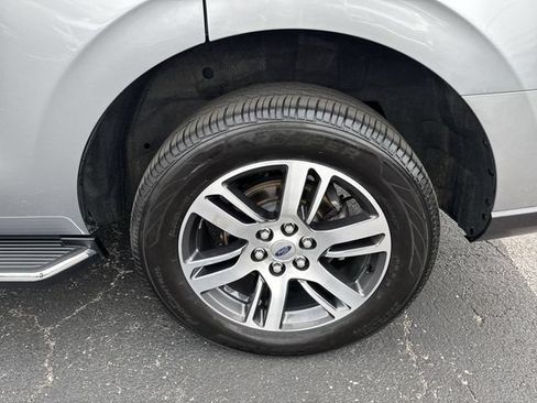 Used 2023 Ford Expedition Limited AWD/4WD image 8