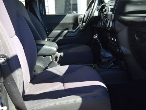 Used 2013 Jeep Wrangler Unlimited Sport image 20