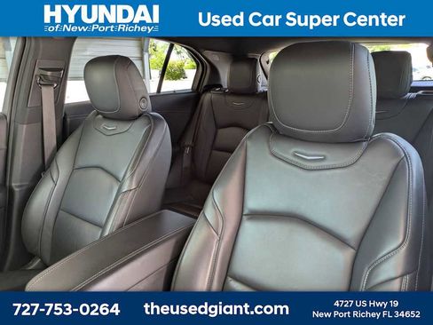 Used 2024 Cadillac XT4 Premium Luxury FWD image 7