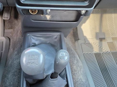Used 1995 Toyota Tacoma 4x4 Regular Cab image 11