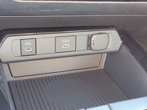 Used 2024 Toyota Prius LE image 27