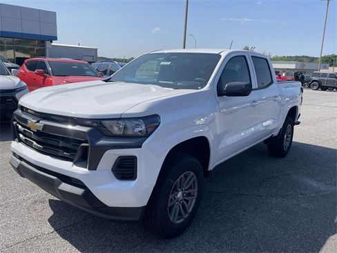 New 2025 Chevrolet Colorado LT image 3